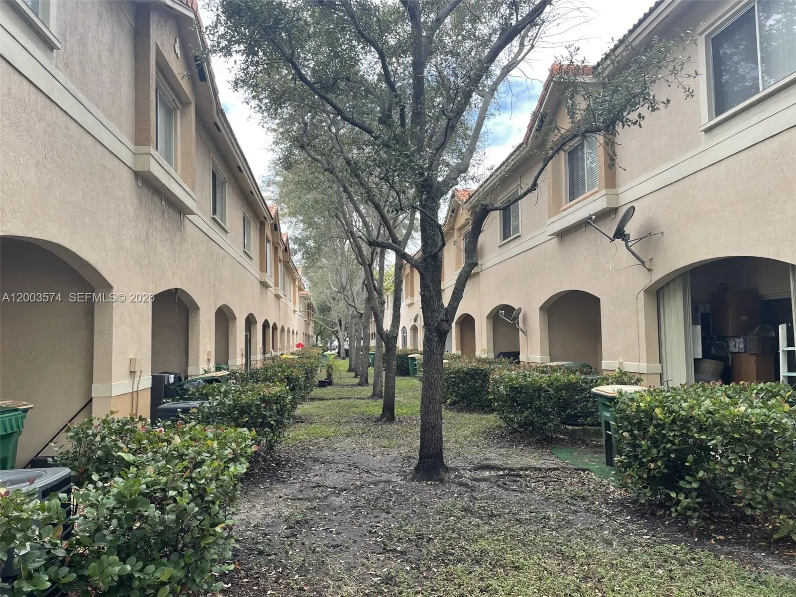 8831 S Isles Cir, Tamarac FL 33321