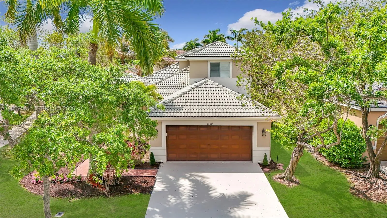 1668 Winterberry Ln, Weston FL 33327