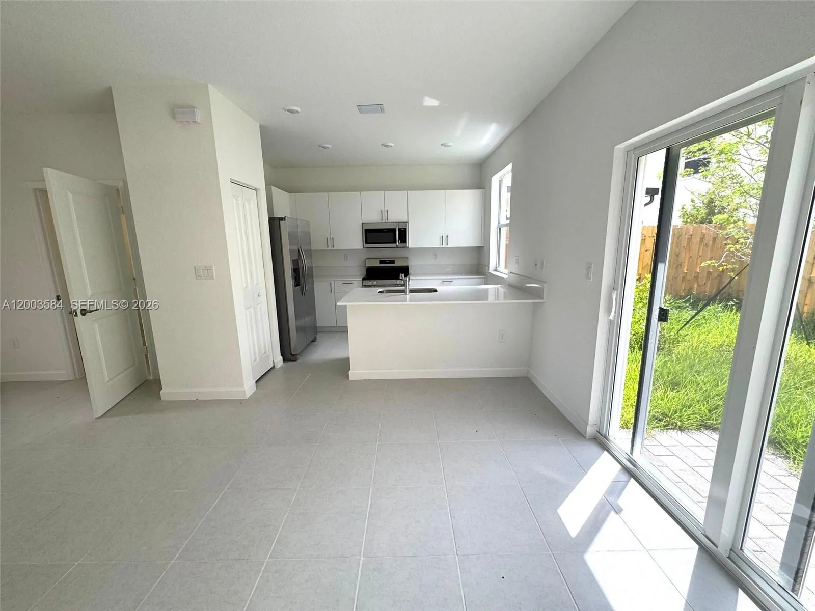 2877 SE 24 Avenue, Homestead FL 33035