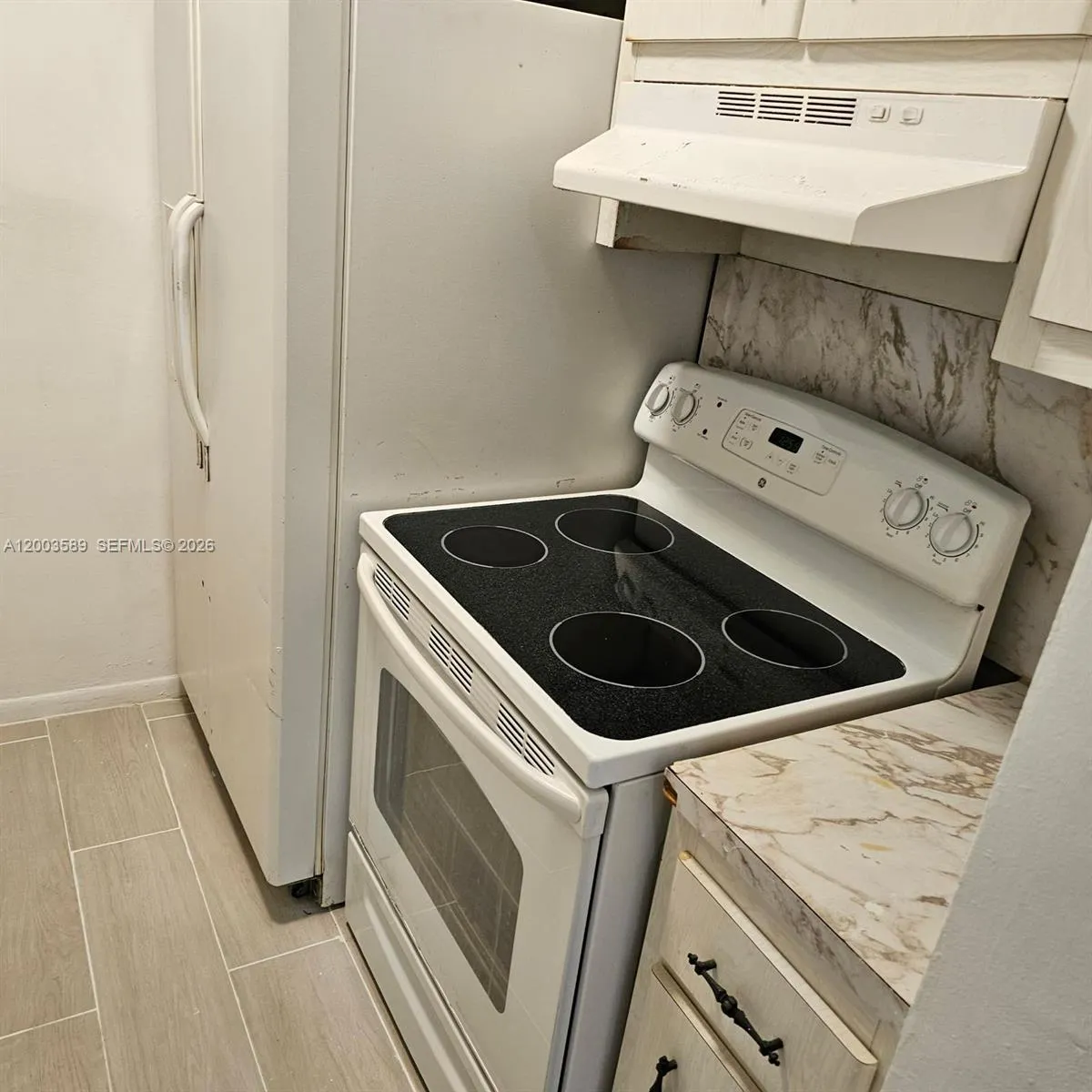 230 SW 11th Ave # 14, Hallandale Beach FL 33009