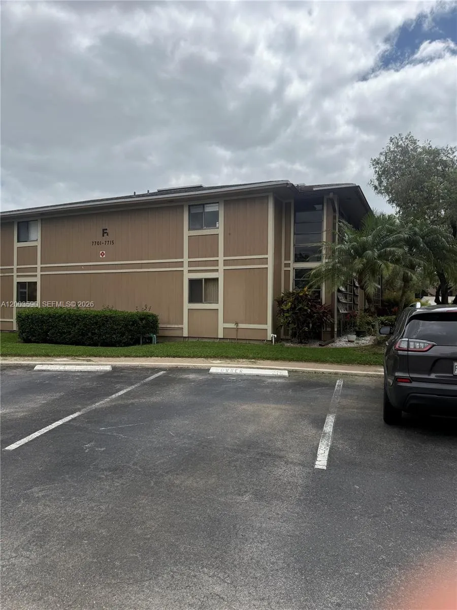 7703 Ashmont Cir # 213, Tamarac FL 33321