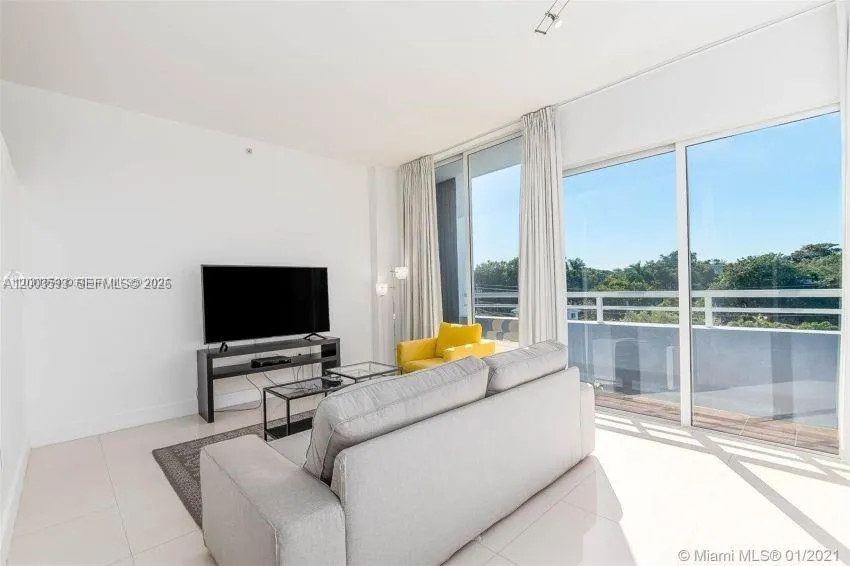 3250 Grand Ave # 407, Miami FL 33133