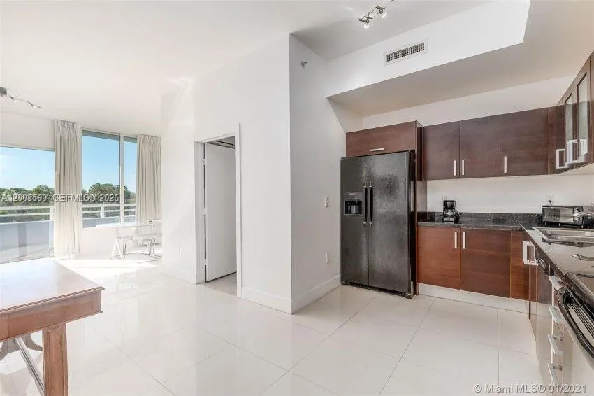 3250 Grand Ave # 407, Miami FL 33133