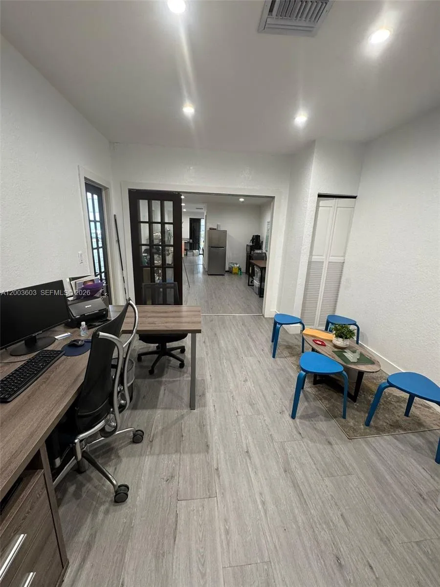 5522 NW 72nd Ave # 5522, Miami FL 33166