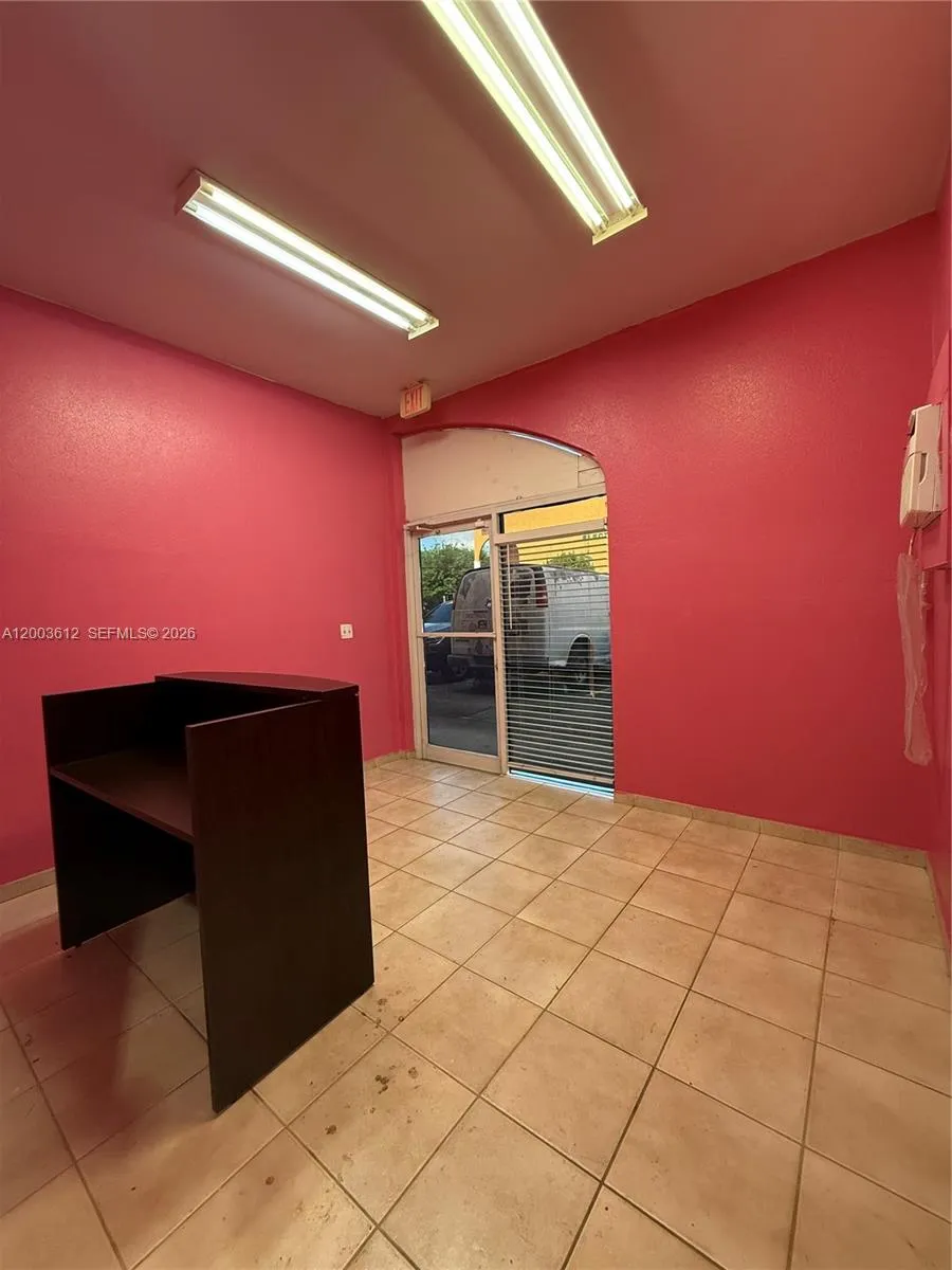 2954 W 84th St # 114, Hialeah FL 33018