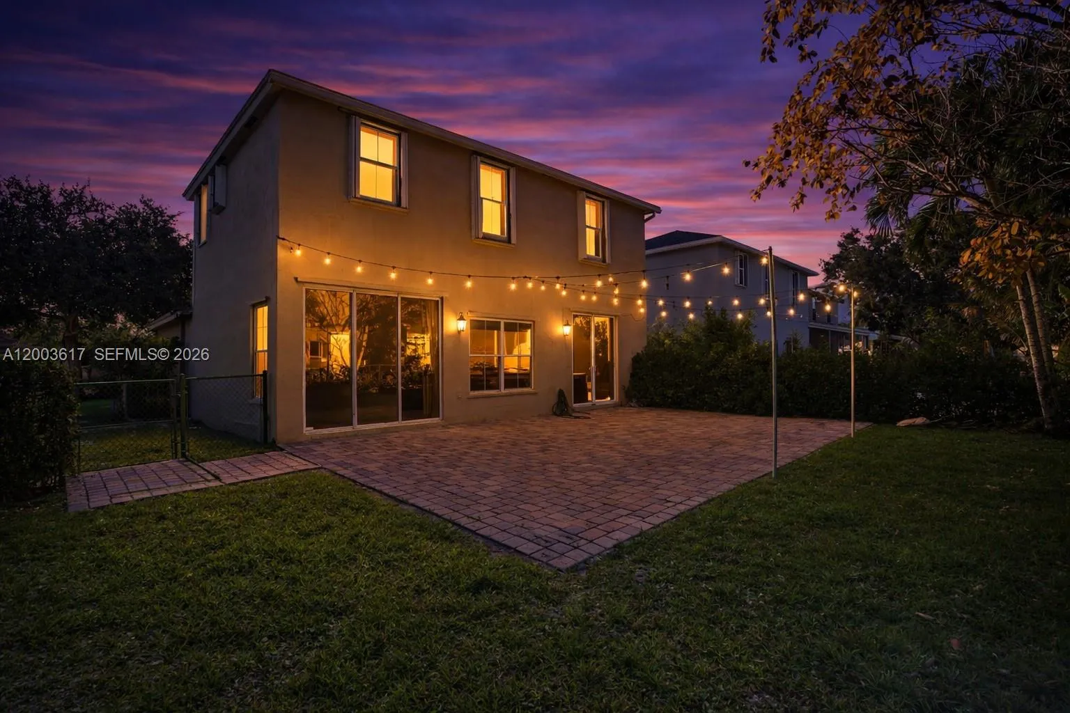 245 NW 207th Ter, Pembroke Pines FL 33029