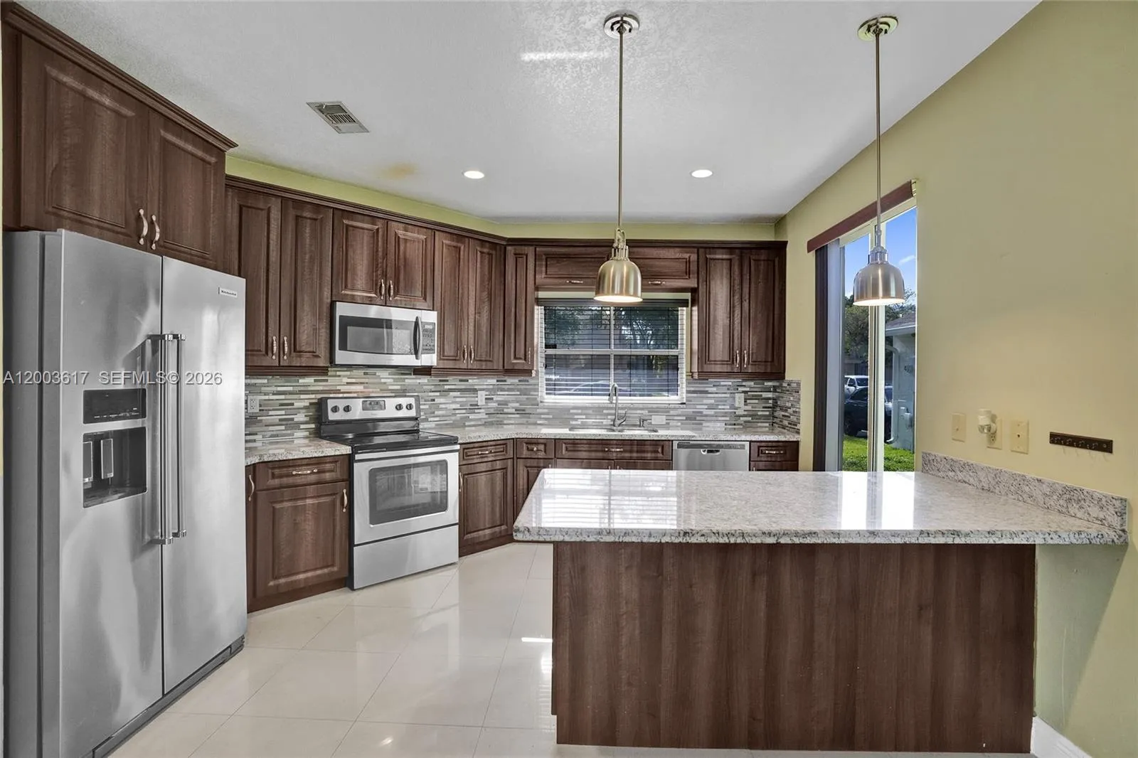 245 NW 207th Ter, Pembroke Pines FL 33029