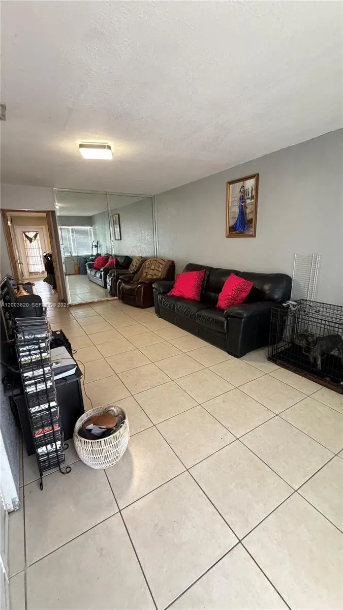 839 W 77th St, Hialeah FL 33014