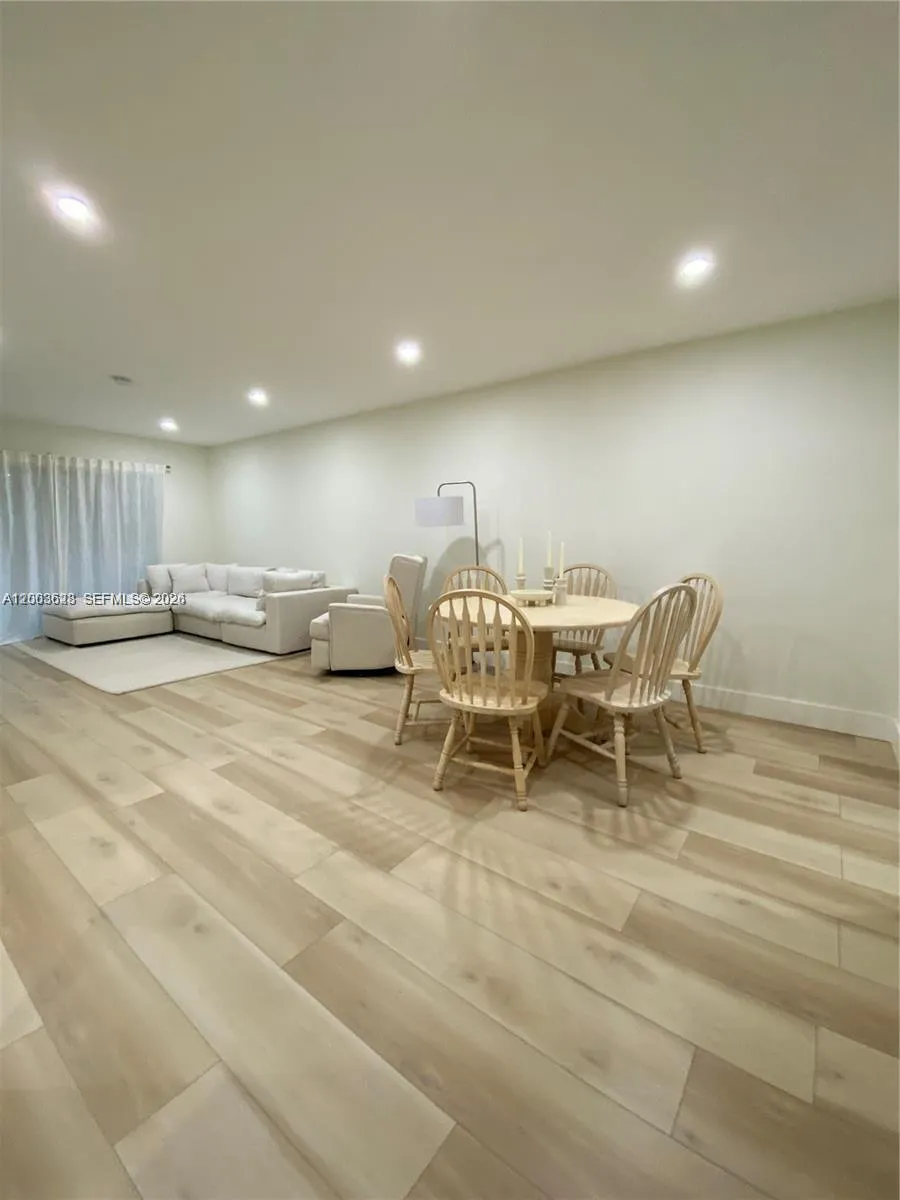 1200 Tallwood Ave # 302, Hollywood FL 33021