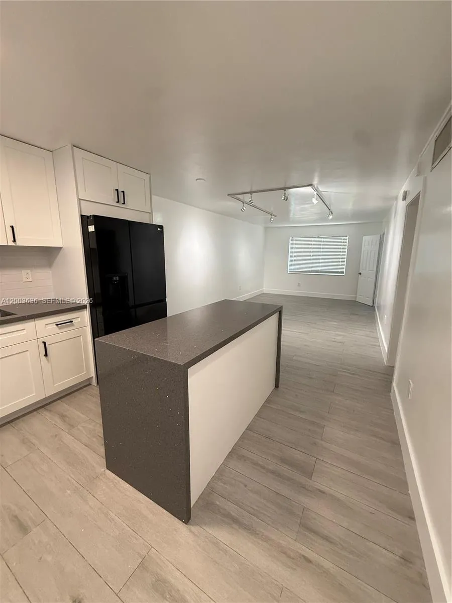 200 Galen Dr # 111, Key Biscayne FL 33149