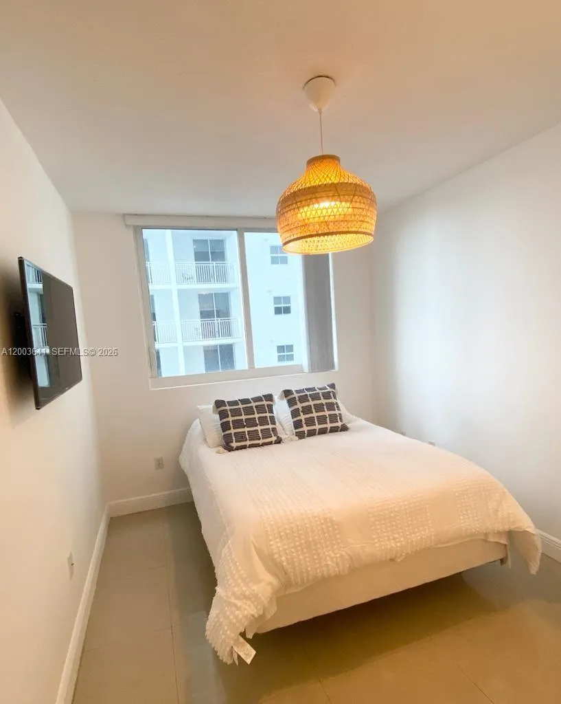 170 SE 14th St # 1504, Miami FL 33131