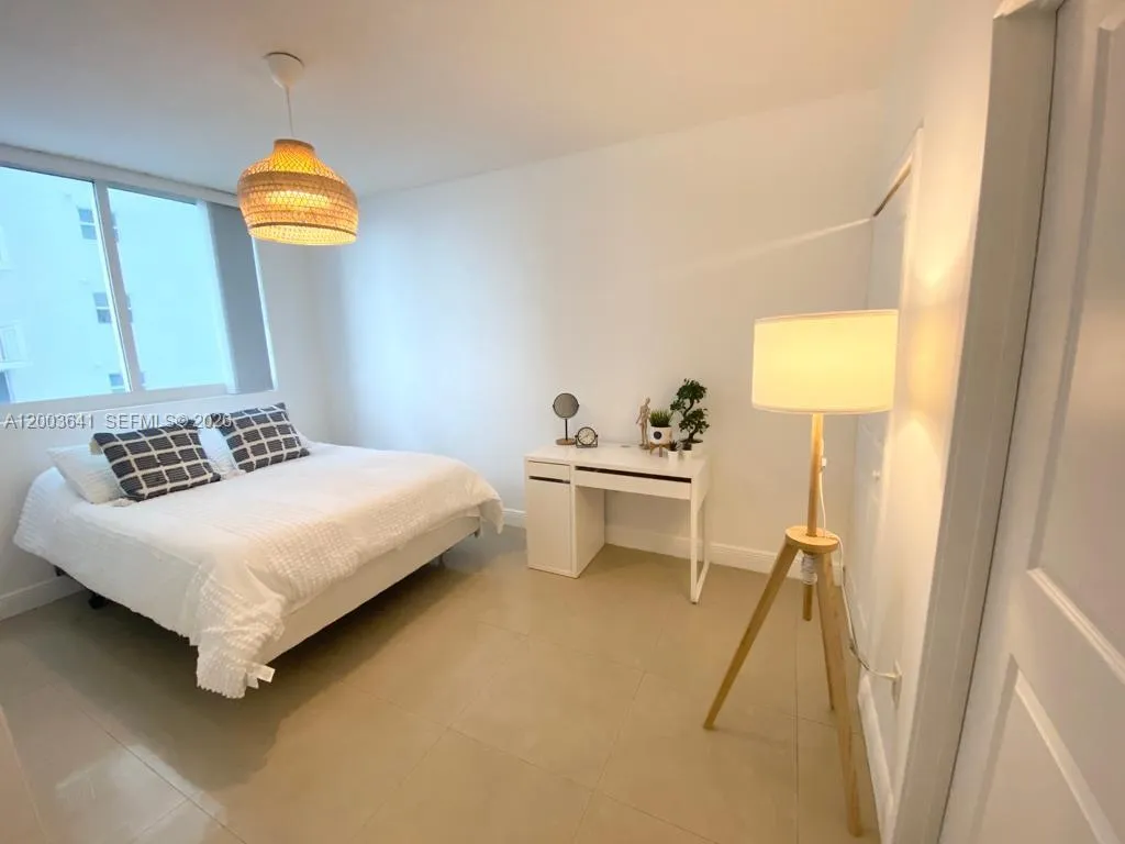 170 SE 14th St # 1504, Miami FL 33131