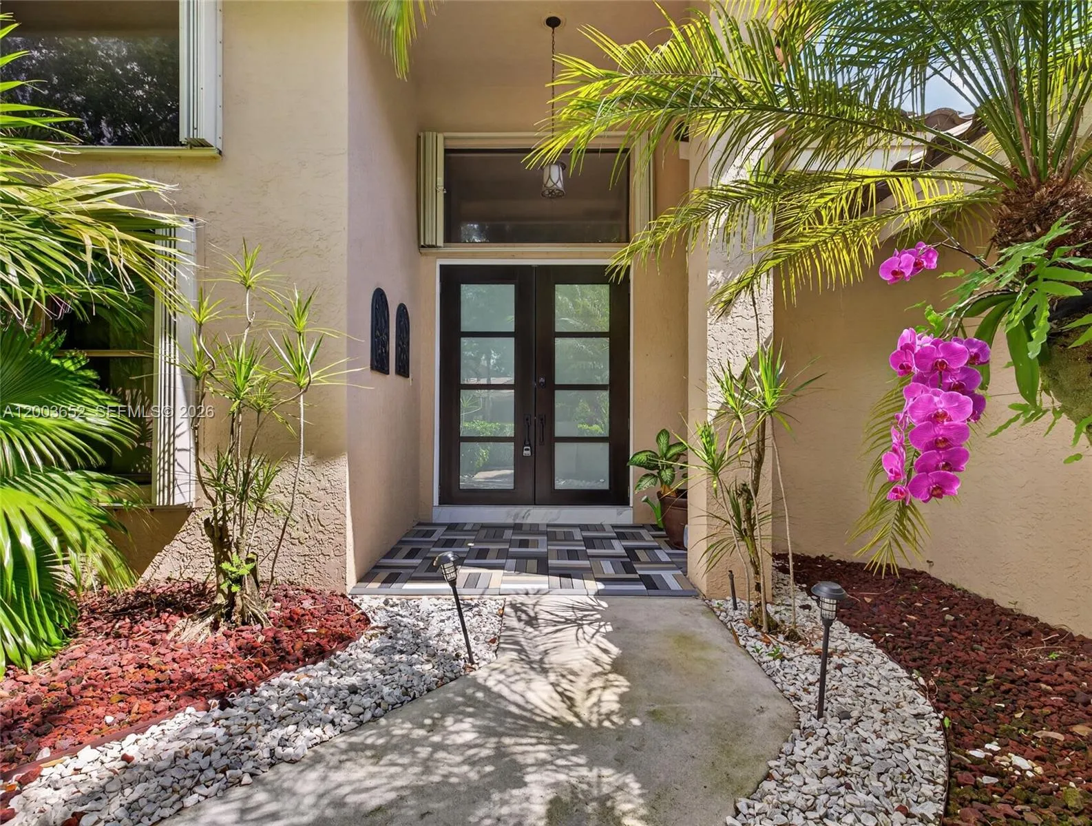 1025 Creekford Dr, Weston FL 33326