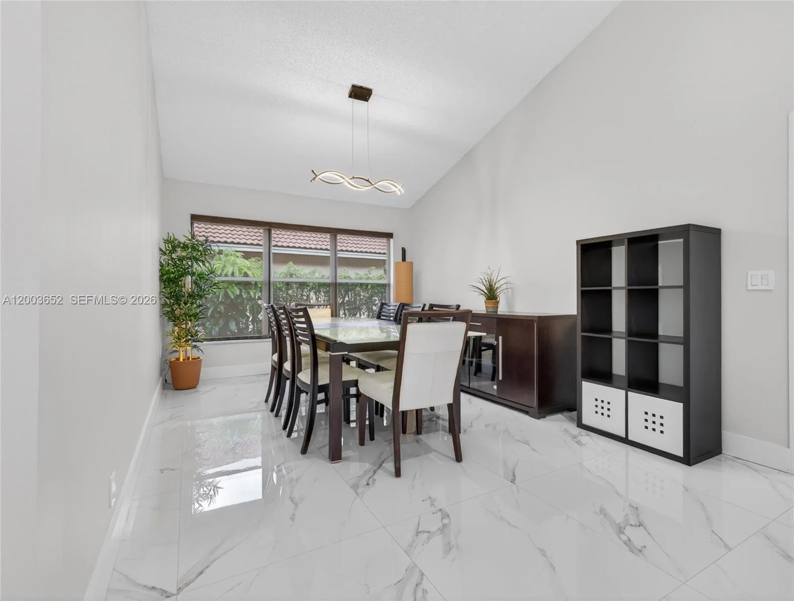 1025 Creekford Dr, Weston FL 33326