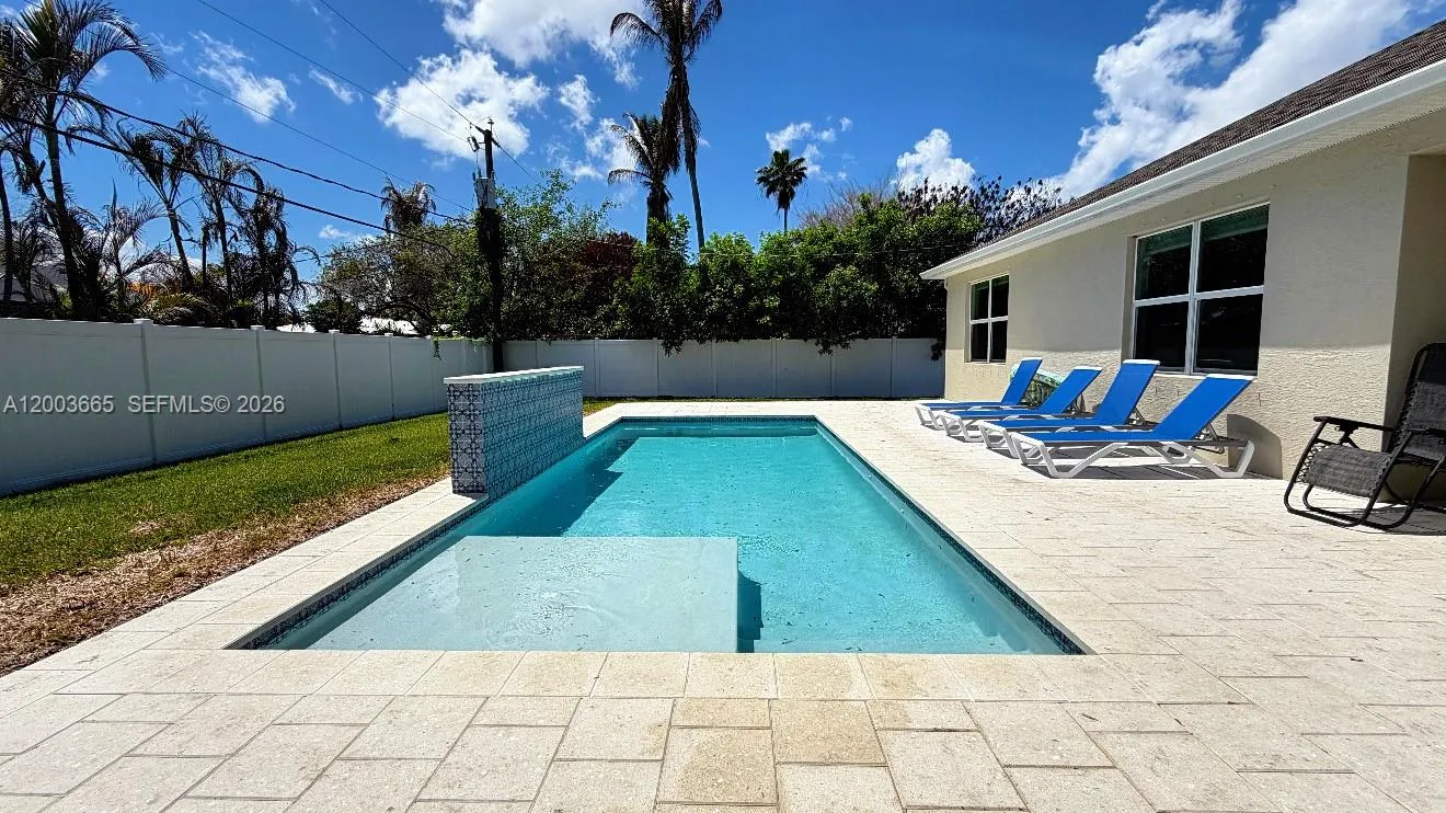 2402 SE Gillette Ave, Port St. Lucie FL 34952