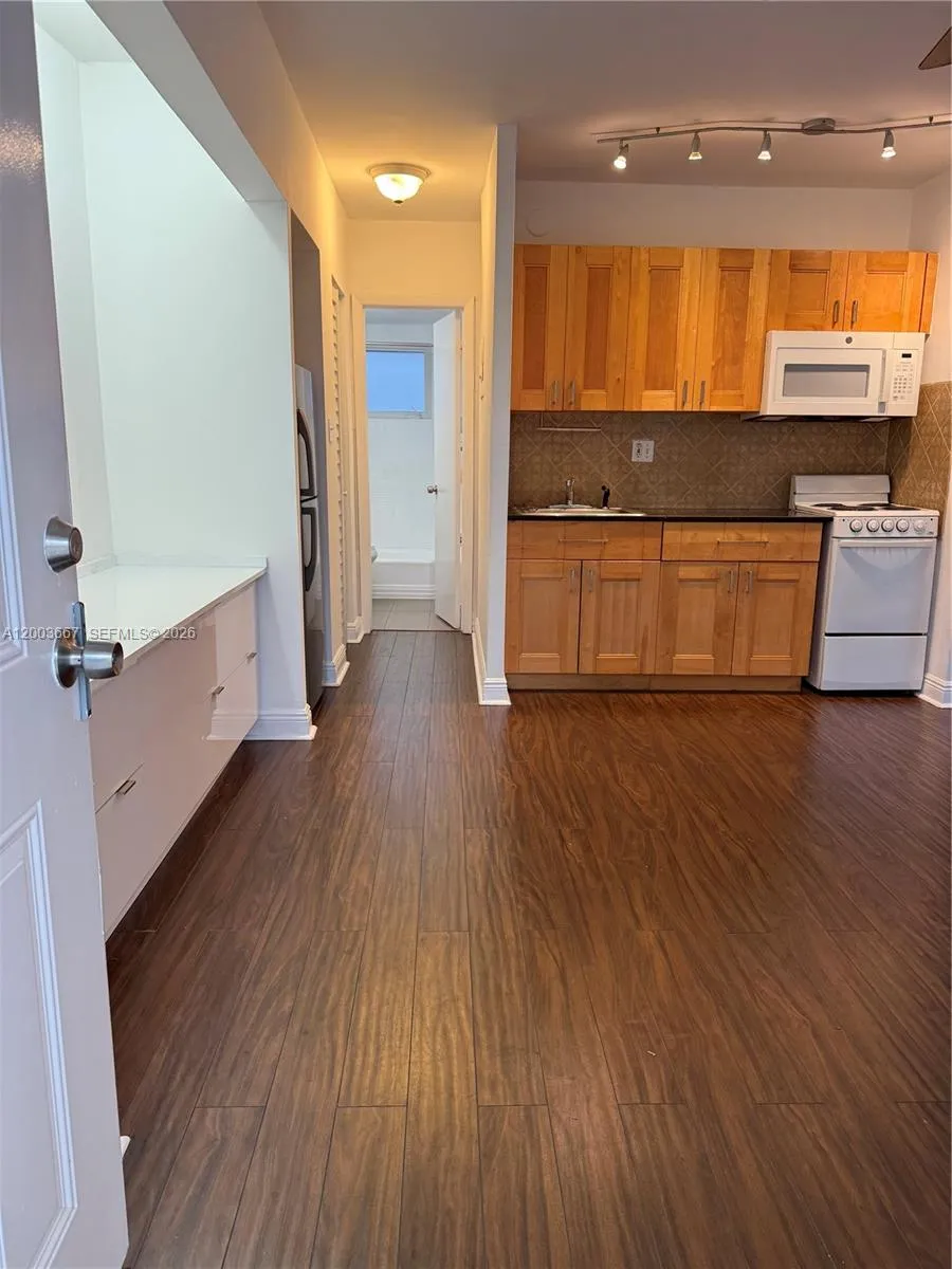 740 Michigan Ave # 7, Miami Beach FL 33139