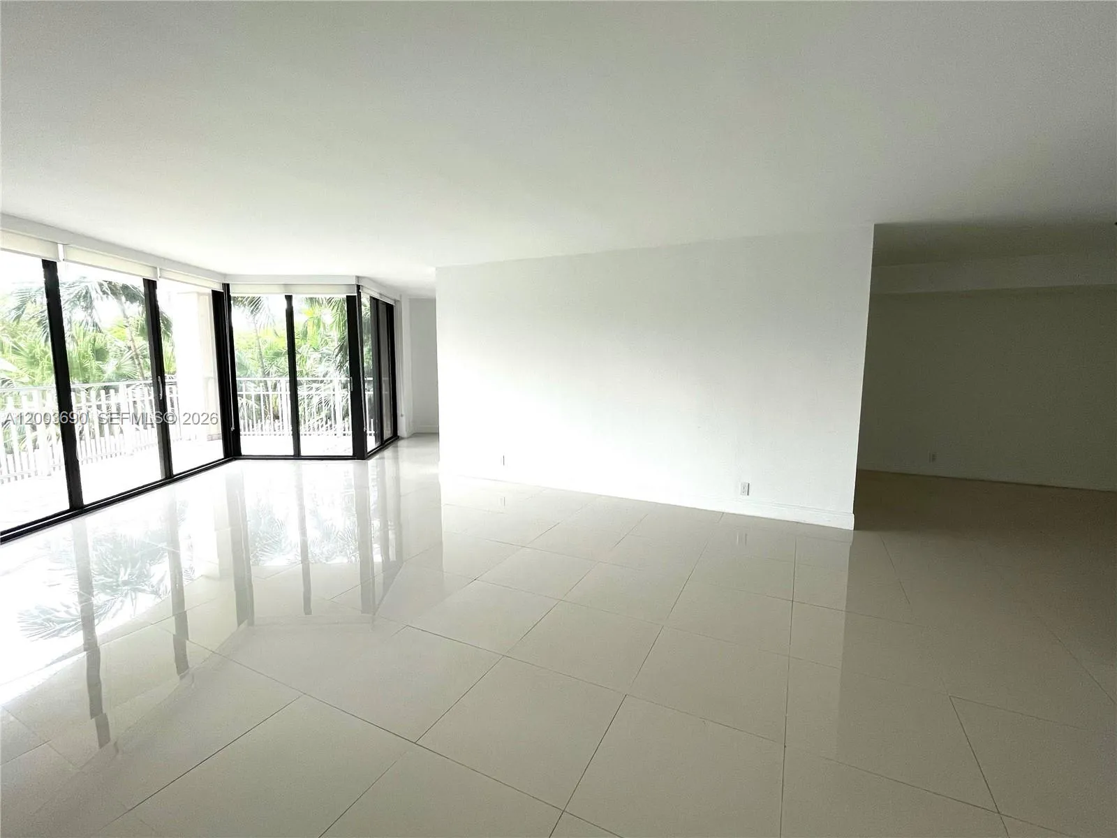 2000 Towerside Ter # 407, Miami FL 33138