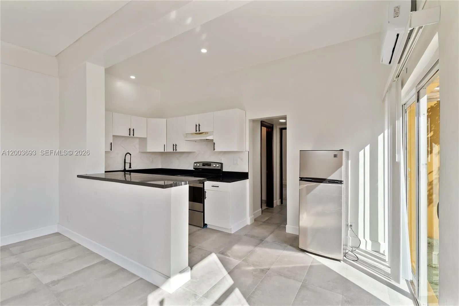 2204 Mckinley St, Hollywood FL 33020