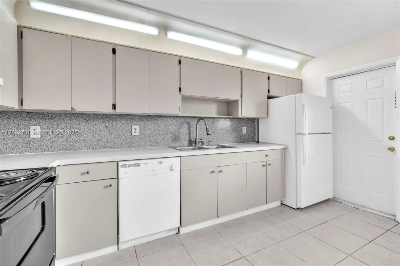 2125 Mckinley St, Hollywood FL 33020