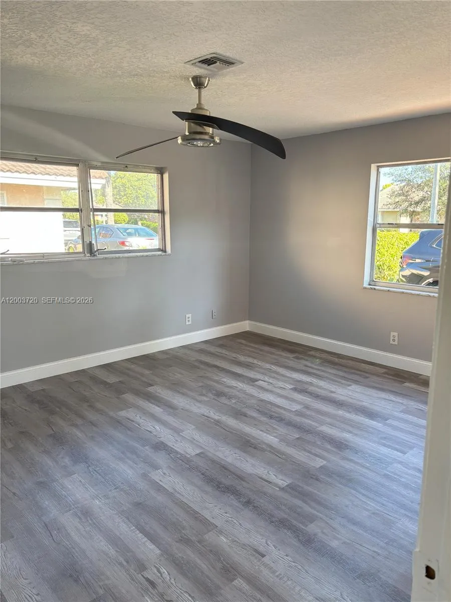 8444 NW 23rd Mnr, Coral Springs FL 33065