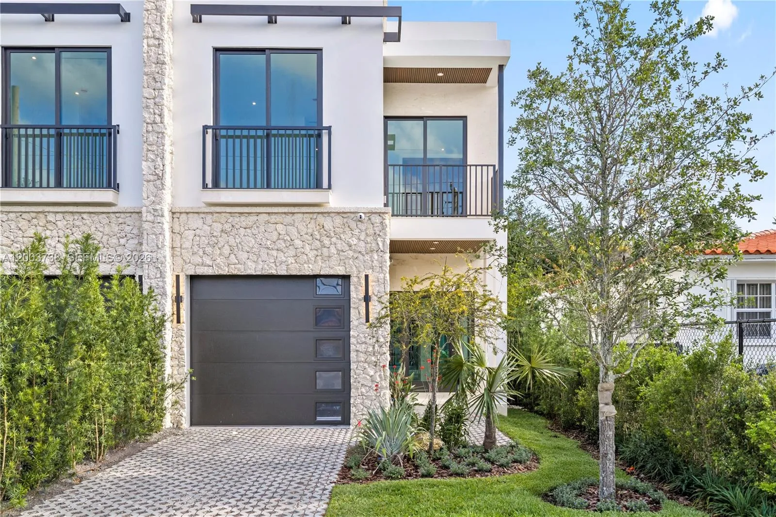 3320 SW 23rd St, Miami FL 33145