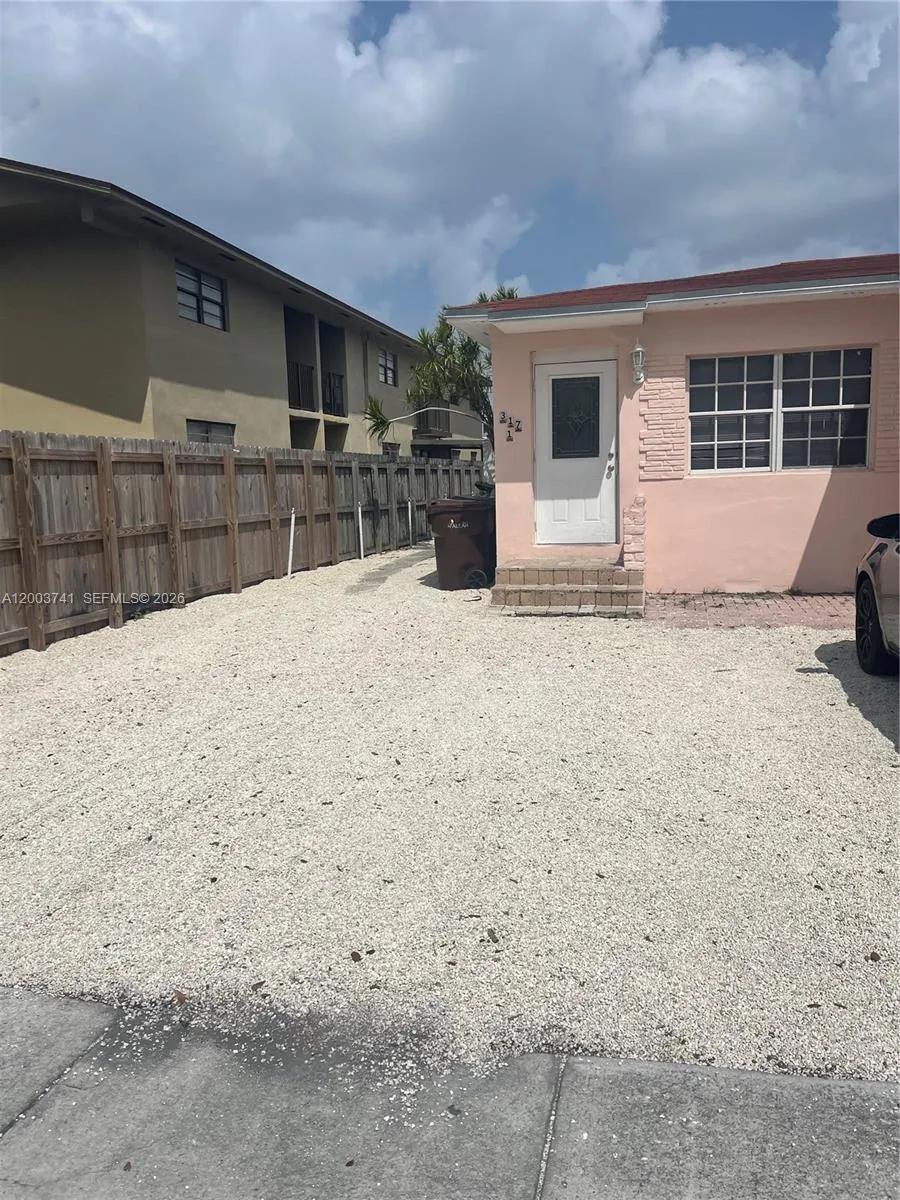 317 E 8th St # 3, Hialeah FL 33010