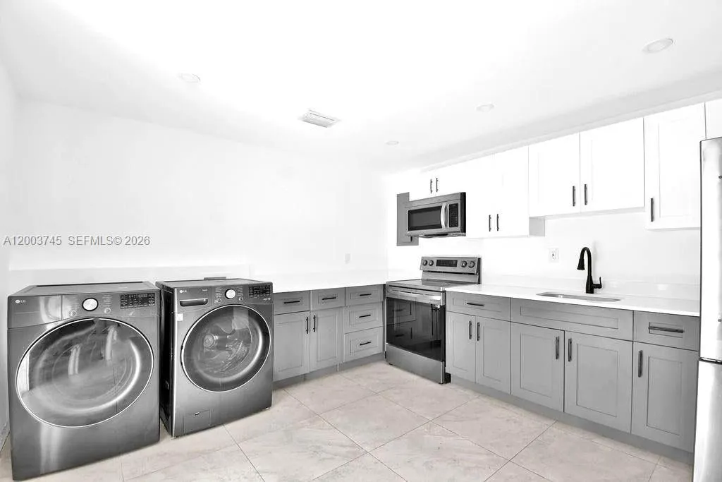 1102 NW 103rd St # 1, Miami FL 33150