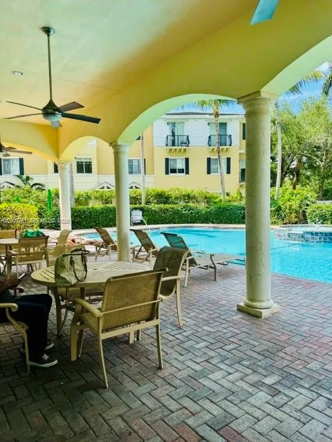 556 NW 39th Cir, Boca Raton FL 33431