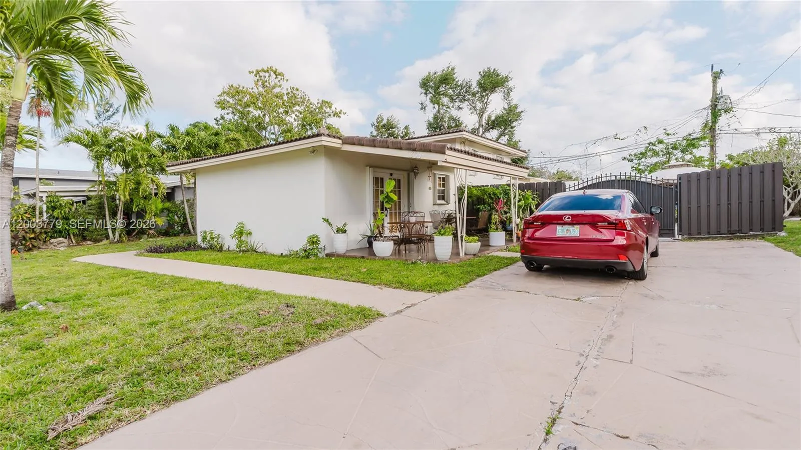 1300 NE 204th St, Miami FL 33179