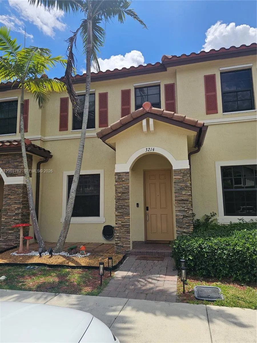 2 bedroom 2 bath for sale at 3214 SE 4th Ct, Homestead FL 33033