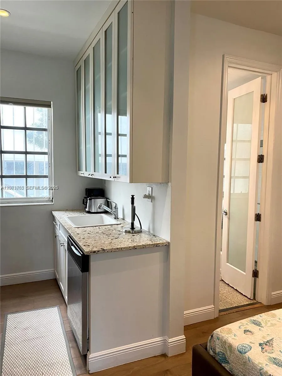 439 15th St # 12, Miami Beach FL 33139