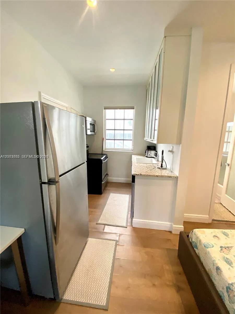 439 15th St # 12, Miami Beach FL 33139