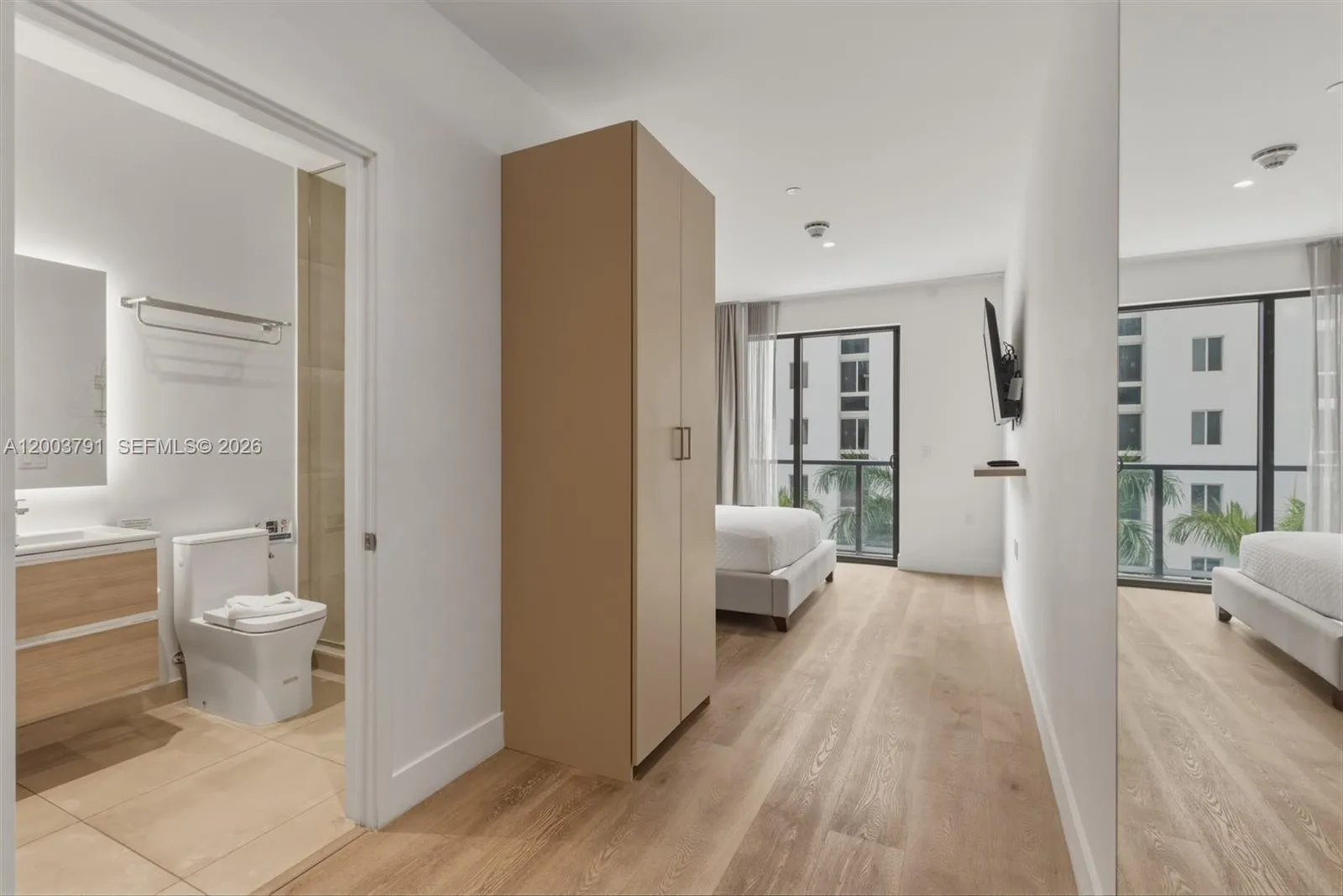 229 SW 9th St # 502, Miami FL 33130