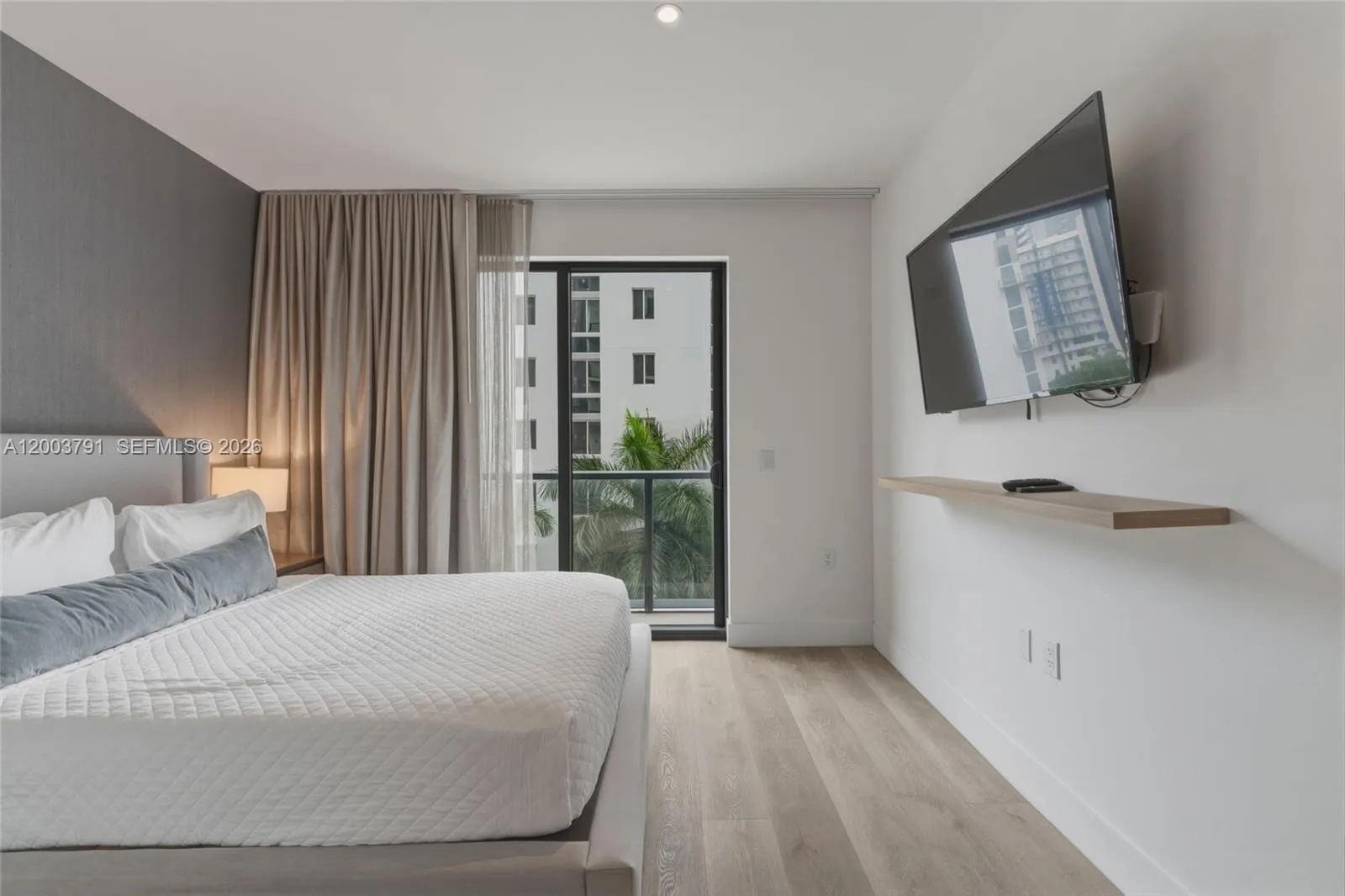 229 SW 9th St # 502, Miami FL 33130