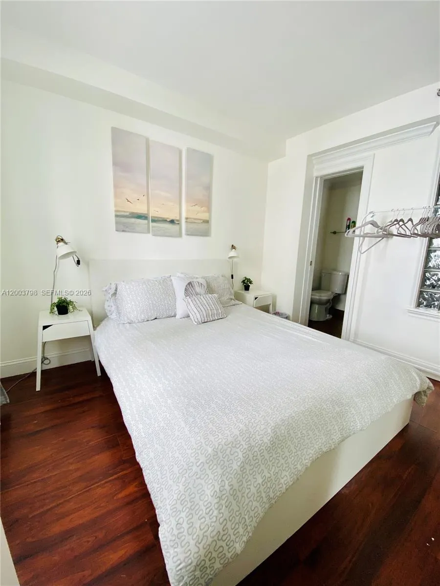 1 bedroom 1 bath for sale at 335 Ocean Dr # 228, Miami Beach FL 33139