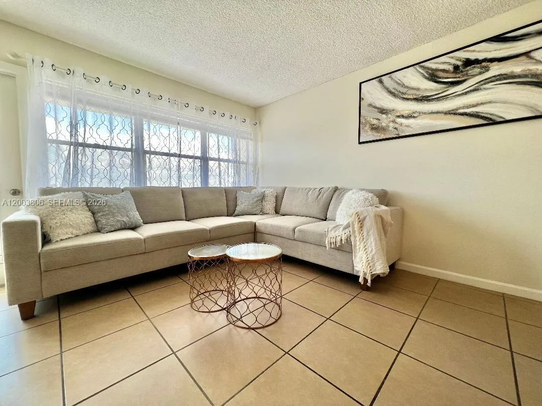 401 Golden Isles Dr # 1011, Hallandale Beach FL 33009