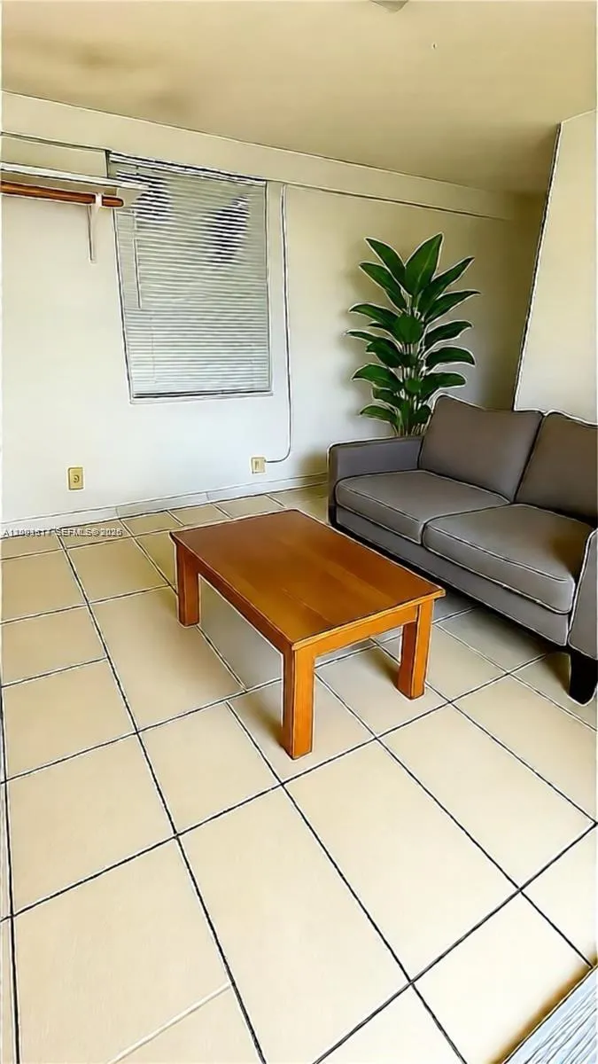 2701 NW 18th Ter # B, Oakland Park FL 33311