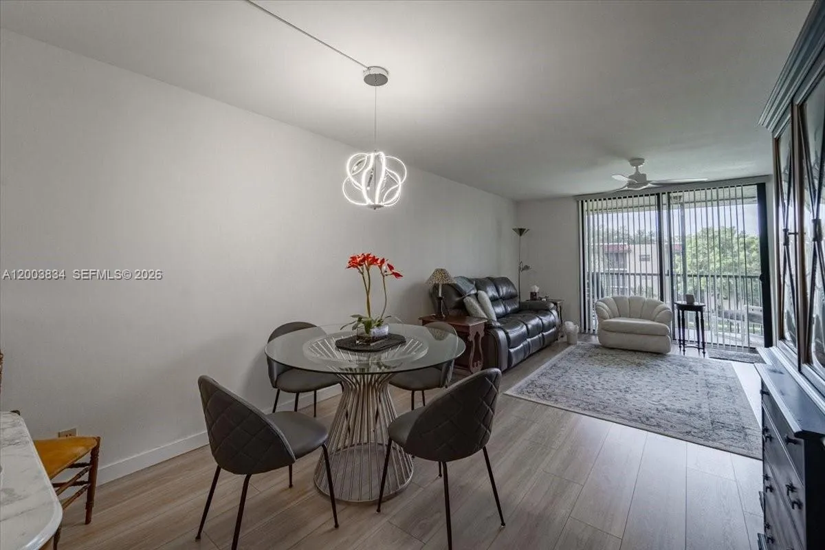 10501 W Broward Blvd # 409, Plantation FL 33324