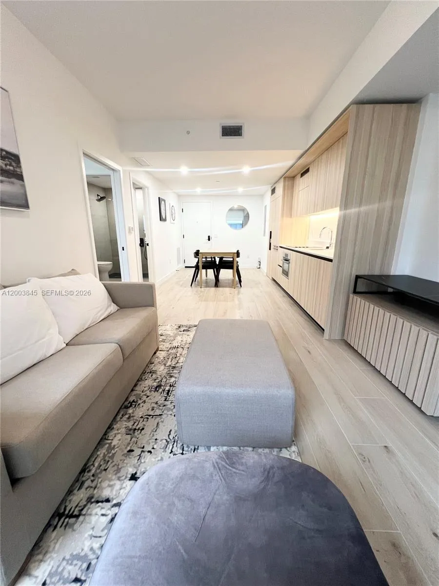 225 N Miami Ave # 1004, Miami FL 33128