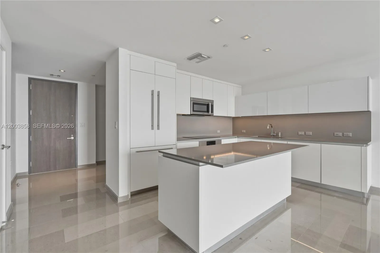 88 SW 7th St # 3710, Miami FL 33130