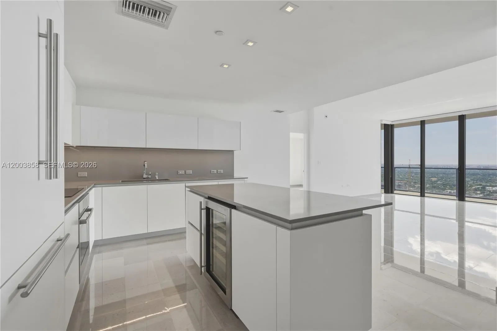 88 SW 7th St # 3710, Miami FL 33130