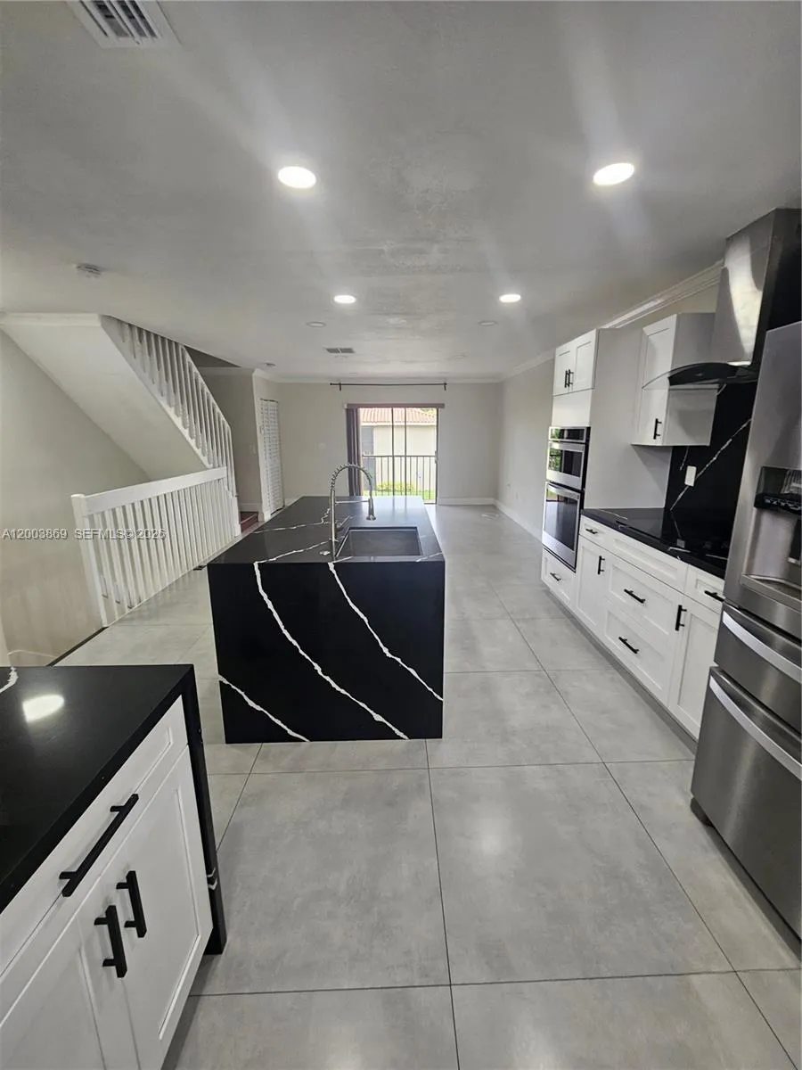 9846 Hammocks Blvd # 107, Miami FL 33196