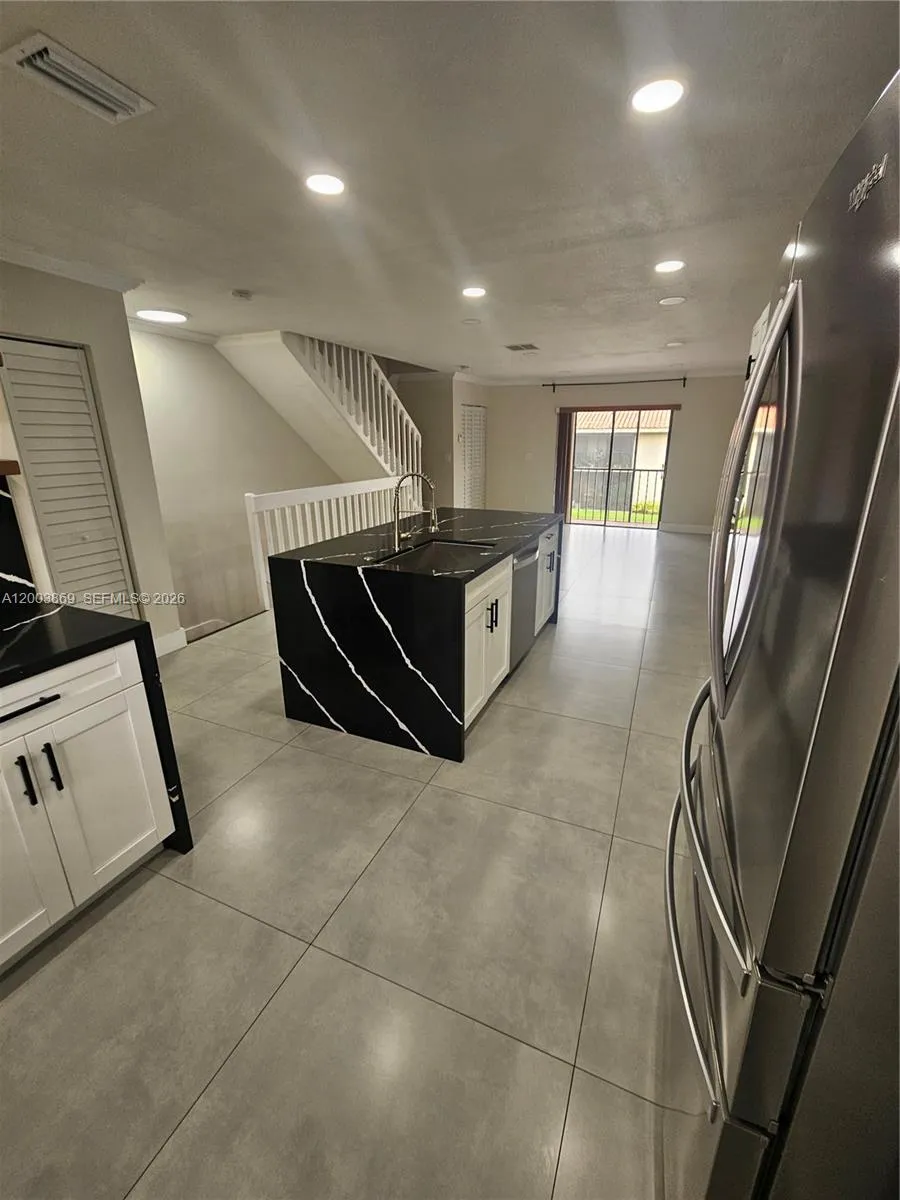 9846 Hammocks Blvd # 107, Miami FL 33196