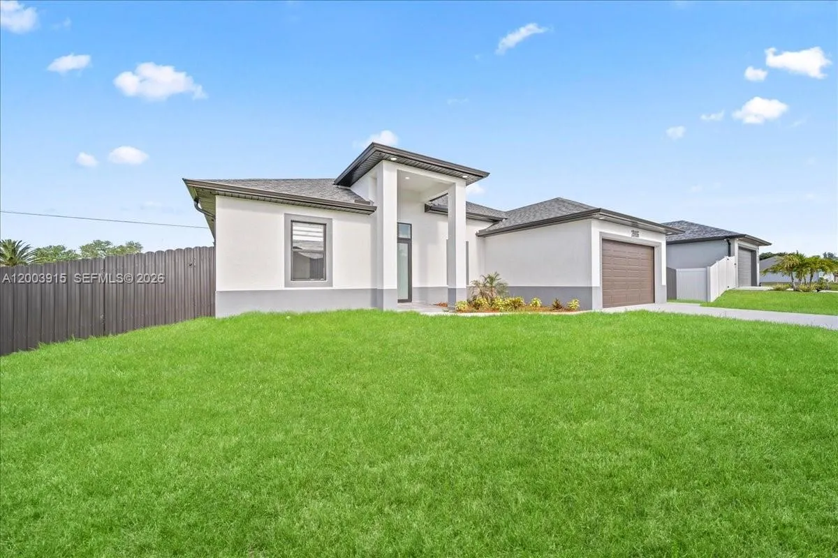 2116 NE 10th Ave, Cape Coral FL 33909