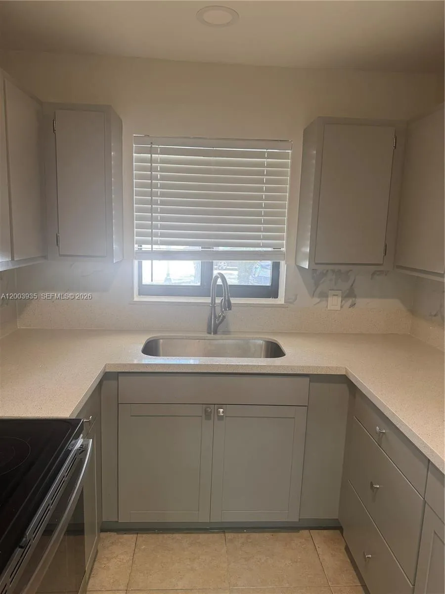 6901 Pembroke Rd # 1, Pembroke Pines FL 33023