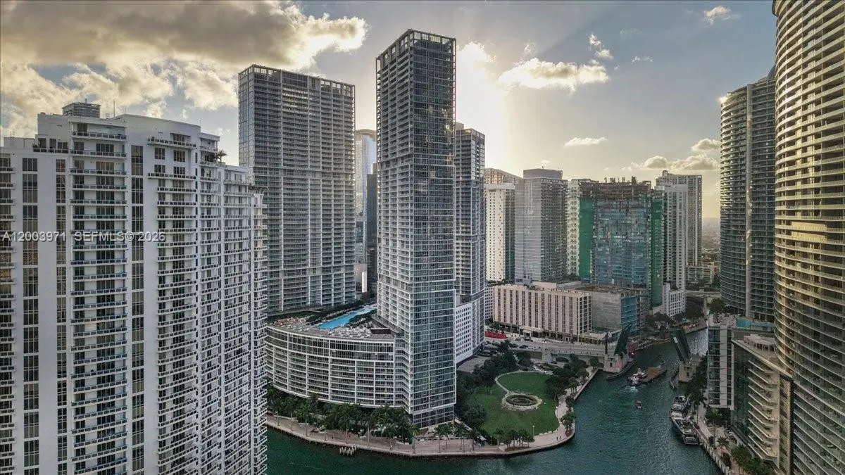 465 Brickell Ave # 3804, Miami FL 33131
