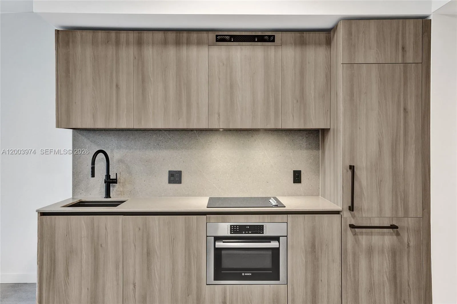 121 NE 5th Street # 807, Miami FL 33132