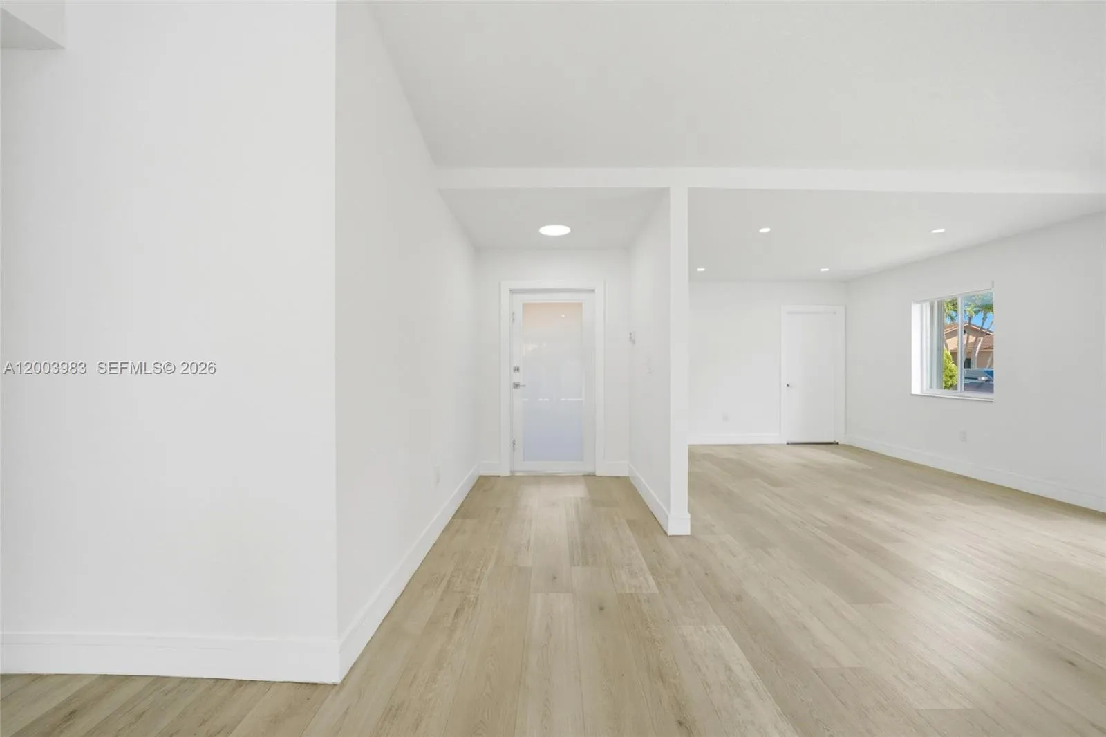 6136 NW 181st Terr Cir W, Hialeah FL 33015