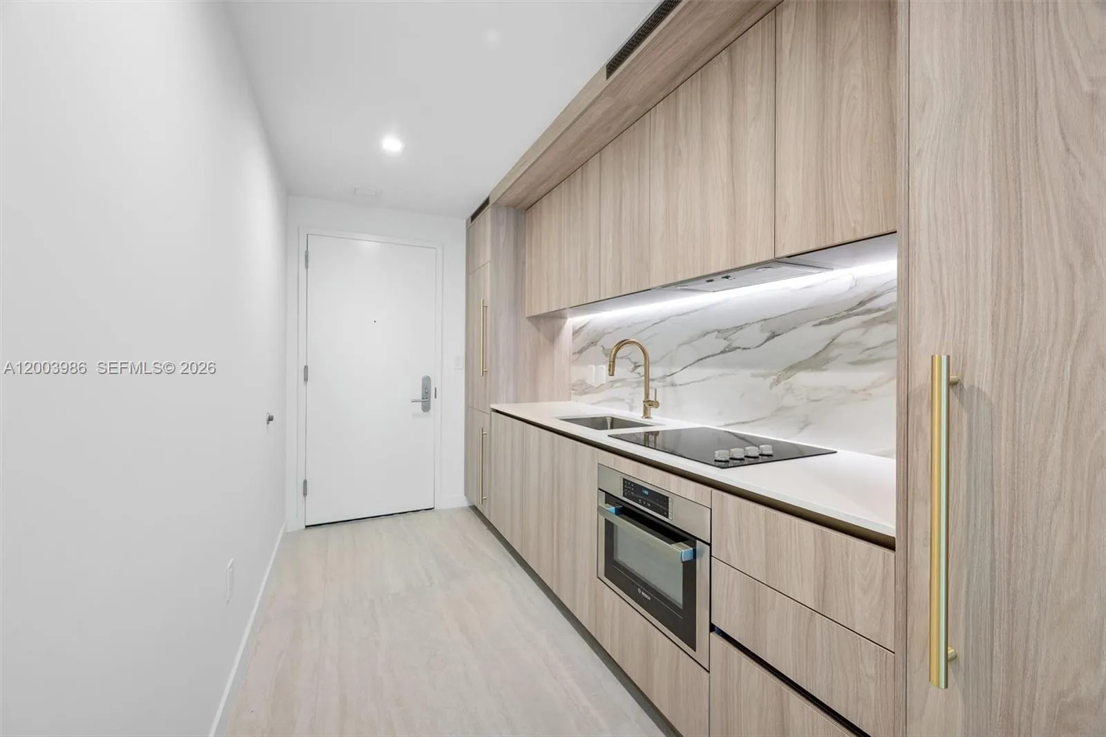 77 SE 5th Street # 3005, Miami FL 33131