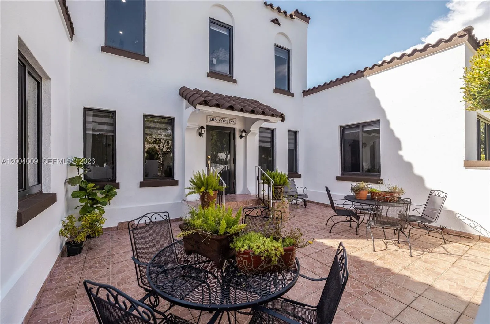 2152 SW 10th St, Miami FL 33135